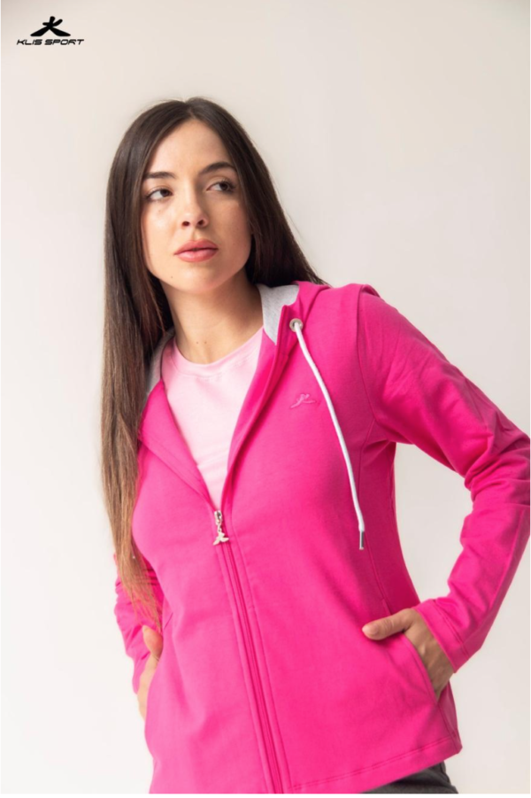 CAMPERA CON CAPUCHA